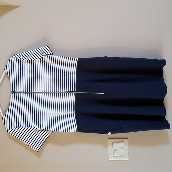 Tommy Hilfiger Dress with Side Accents, Size Large - Picture 4 of 4